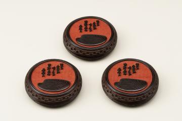 堆黒松ヶ浦香合　玉楮象谷作