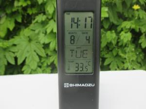 カーテン外側：気温33.5℃