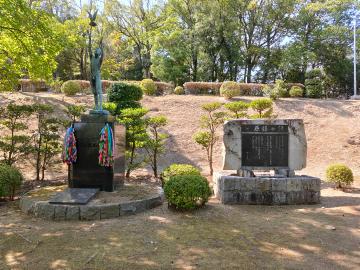 香川県原爆死没者の慰霊碑全体像